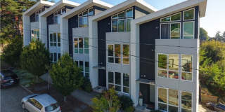 Spacious West Seattle Townhome With Rooftop Deck and Waterviews!! Gallery 1