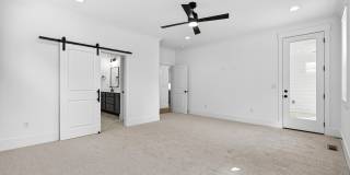 1625 N Main Street Gallery 32