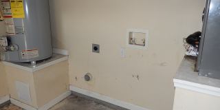 FABULOUS Newer NW 3/2 w/ Garage, Screen Porch Vaulted Ceilings,  Black Appliances! $1750/month Avail April 15th! Gallery 1