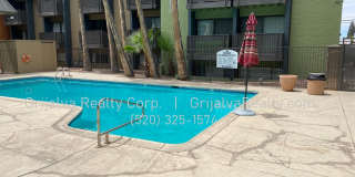 Furnished 2 Bedroom Condo with Community Pool Close to the UofA! (Speedway/Euclid) Gallery 20