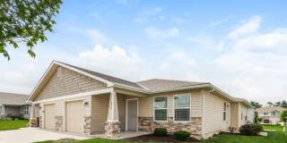 3 BR/2BA | Newly Renovated Single Family Home | 1-Car Garage | Front yard! Gallery 1