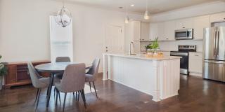 Spacious 4/3.5 w/ Master on Main and Fully Fenced Backyard! Gallery 1