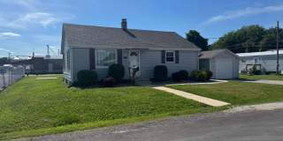 Cozy 2 Bedroom 1 Bath Home Gallery 1