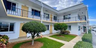 3240 Lake Osborne Drive unit: 206 Gallery 1