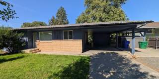 3 bedroom 2 bath Pet-Friendly House with Amazing Backyard! Gallery 1