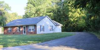 Cozy 3 bed 2 bath home Gallery 1