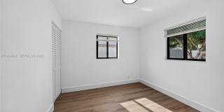 2633 NE 13th Ave Gallery 16