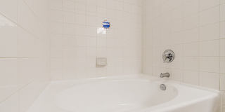 The Maddox Gallery 19