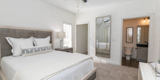 Highland Square Gallery 8