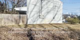 338 Crafton St Gallery 17
