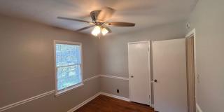 3BR- 1.5BA house with large yard- with move in special to get cash off rent! Gallery 8