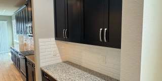 Spacious 5-Bedroom Riverview Home Gallery 12