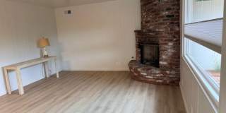 922 Maple Street Gallery 6