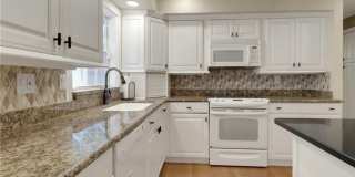 Desirable 3BR 2BTH  End Unit Townhome in Fort Myers Gallery 10