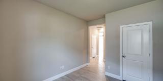 1513 Elizabeth Street Gallery 21