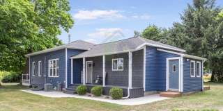 Zeeland Gem! Gorgeous 2 Bed/2 Bath Single-Family Home – Completely Renovated Gallery 1