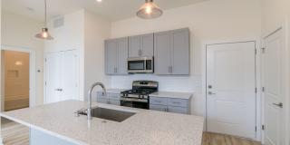 Luxury Northern Liberties Condo Gallery 7