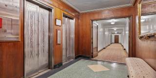 Royal York Gallery 76