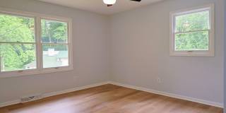 nice renovated 4 Bed 3 Bath Gallery 8