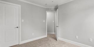 722 CROWN PARK Avenue Gallery 23