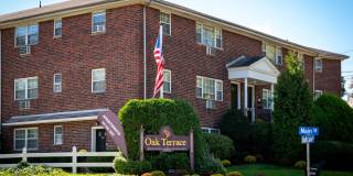 Oak Terrace Gallery 3