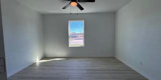 2BD APARTMENT WITH WATER PAID!! Gallery 9