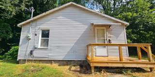 2 bedroom | 1 bathroom | Entire HOME- Freshly painted! Gallery 45