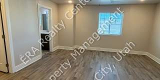 Move-In Bonus!! 3 Bed 2.5 Bath Twin Home in Crescent Hills Gallery 11