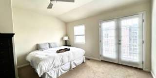 Downtown 3 Bedroom Townhome with 2 Car Garage Gallery 44