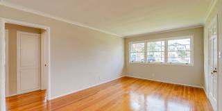 Cute-as-a-Button Coronado "Palmer" Home in a Fabulous School-Side Location – Coronado Village Gallery 9