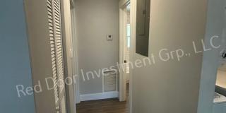 Updated and Upgraded Spacious 1/1 Apartment in the Mills/50 District Gallery 17