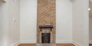 Uptown Renovated 1/1.5 apartment with Private Backyard Gallery 4