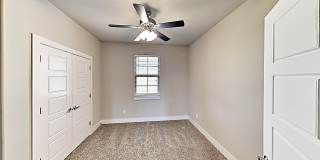 Beautiful 3 Bedroom, 2 Bath Home with Study and Storm Shelter - Yukon Schools. Gallery 13