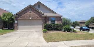 Room in 4 Bedroom Home in San Antonio Gallery 1