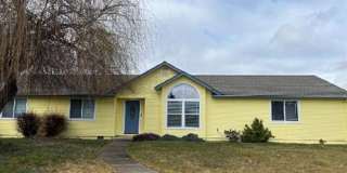 Spacious 3 Bed, 2 Bath Home on a Corner Lot in Southwest Medford Gallery 1