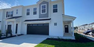 Like New Luxury Townhome! 3 BR, 2.5 BA, 2 Car Garage, Pool, Dog Park, and More! Gallery 3