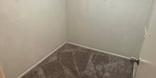 Studio with extra large closet and Bath, 600 sqft with walk in closet, washer/dryer in complex Gallery 18