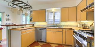 Charming Downtown Oasis | Steps to Pearl Street Gallery 8