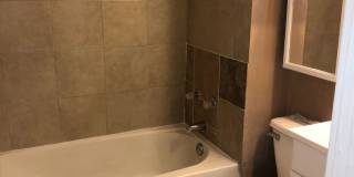 One bedroom apartment west side of Saint Paul Gallery 7