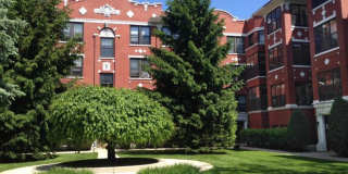 4621 North Damen Gallery 1