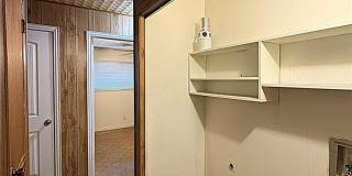 1313 Elia Street Gallery 21