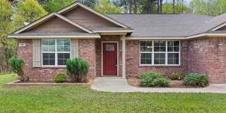 MOVE IN READY AND $200 off NICEST IN LINDALE Single Family Home- Nearly New-Lindale ISD - 3 Bedroom 2 Bath - Pets okay! Gallery 1