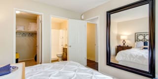 Lakeview Village Gallery 5