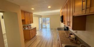 GREAT OAKLEY 3 BEDROOM, 2.5 BATHROOM, PLUS LOFT! NEW UPGRADES TO BE COMPLETED THE END OF THE MONTH OF JULY UPON VACANCY! Gallery 5