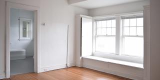 721 E. Armour Gallery 24