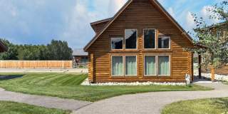 Adorable Red Lodge Cabin for rent Gallery 1