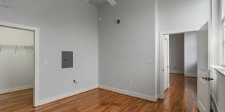 425 E. Washington Ave, 401-202 Gallery 4