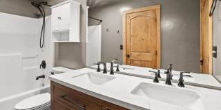 Amazing 3 Bedroom/2 Bath Bi-Level Home for Rent Gallery 10