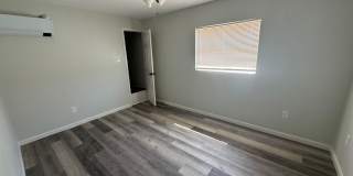 2402 S 20th Unit A - Downstairs unit Gallery 4