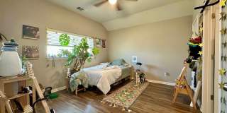 Spacious 4-Bed, 4.5-Bath Home in the Heart of the Baylor Bubble! Gallery 7